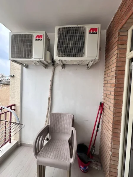 Tirane, jepet me qera apartament 1+1 Kati 4, 70 m² 600 € (Shkolla e Kuqe)