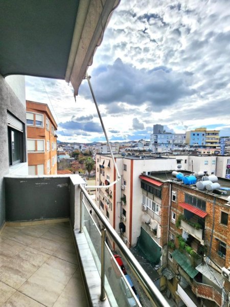 Apartament me qera Pazari i ri (2).jpeg