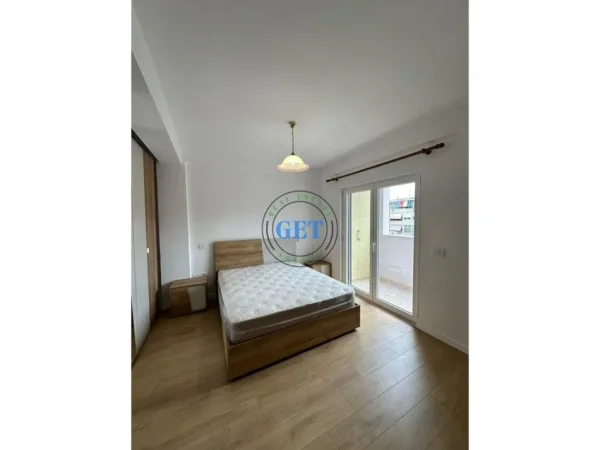 Durres, jepet me qera apartament 2+1 Kati 4, 100 m² 650 € (tek markata durres)