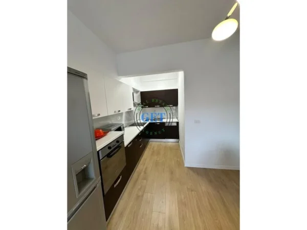 Durres, jepet me qera apartament 2+1 Kati 4, 100 m² 650 € (tek markata durres)