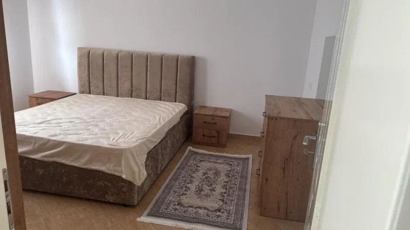 Tirane, jepet me qera shtepi 2+1 Kati 1, 126 m² 400 € (Kashar tek Burger Ija)