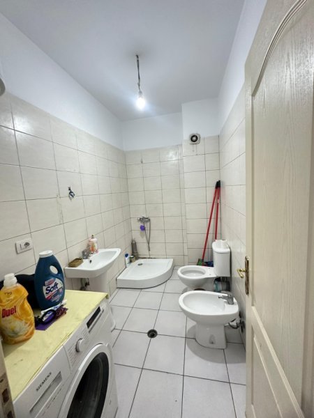 Tirane, shitet apartament 1+1 Kati 8, 70 m² 98.000 € (2 palmat)