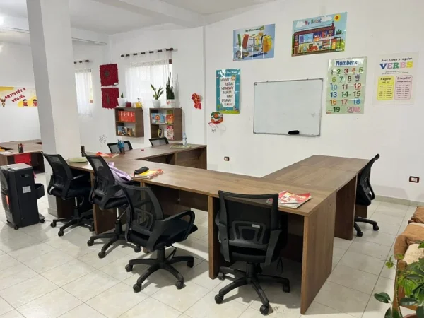 Durres, shitet ambjent biznesi Kati 0, (Rrashbull)