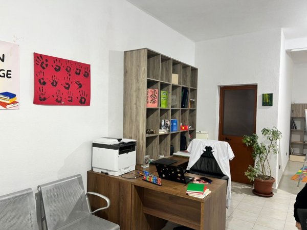 Durres, shitet ambjent biznesi Kati 0, (Rrashbull)