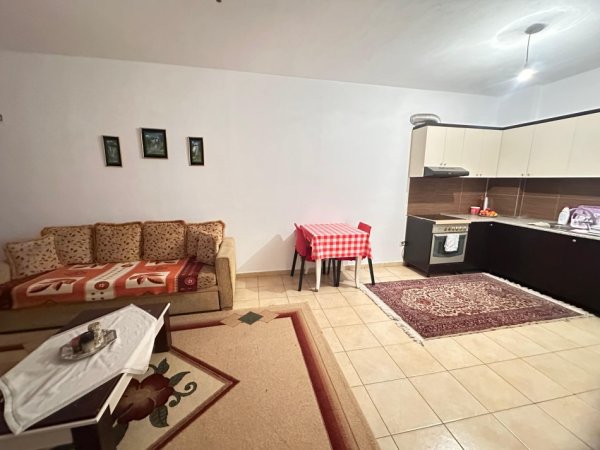 Tirane, shitet apartament 1+1 Kati 8, 70 m² 98.000 € (2 palmat)