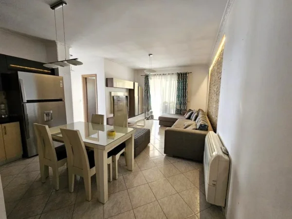 Tirane, jepet me qera apartament 2+1 Kati 4, 100 m² 140.000 € (fresku)