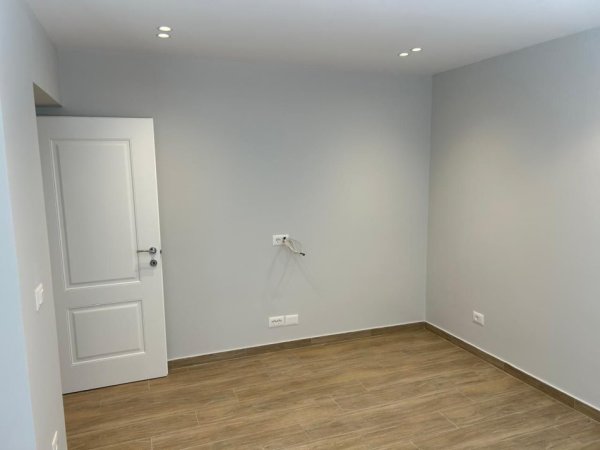 Tirane, jepet me qera apartament 1+1 Kati 2, 500 € 