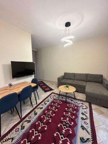 Tirane, jepet me qera apartament 1+1 Kati 15, 60 m² 600 € (9 Kateshet)