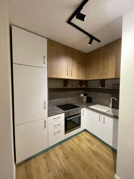 Tirane, jepet me qera apartament 2+1+Ballkon Kati 6, 85 m² 1.000 € (Rruga Sami Frasheri)