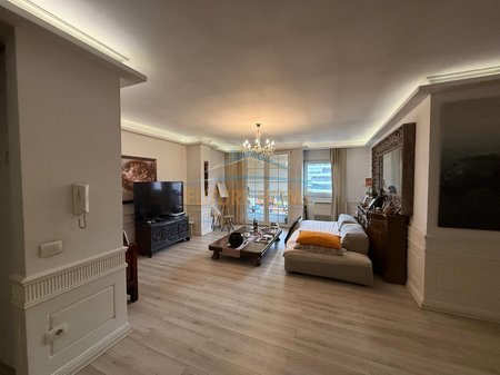 Tirane, shitet apartament 2+1 Kati 5, 107 m² 210.000 € 