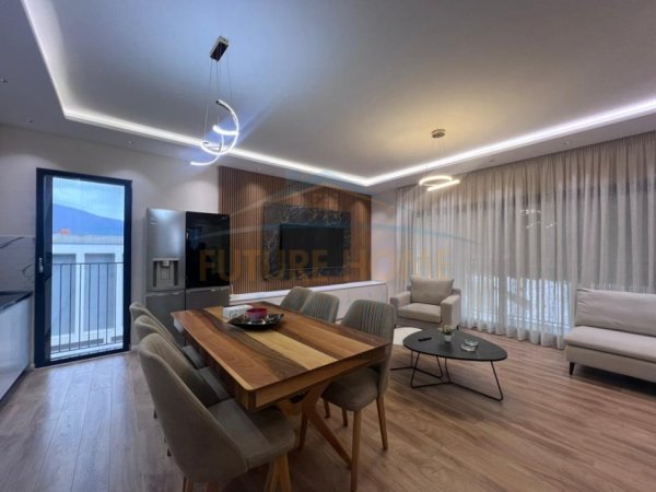 Tirane, jepet me qera apartament 2+1+2+Post Parkimi,  Kati 3, 106 m² 1.500 € (Farke, O2 Residence)