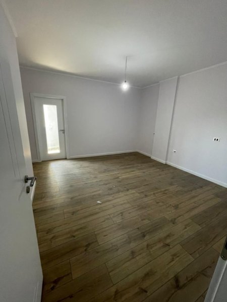 Tirane, shitet apartament 2+1 Kati 4, 137.000 € 