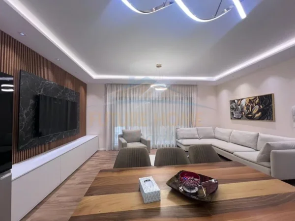 Tirane, jepet me qera apartament 2+1+Ballkon Kati 3, 106 m² 1000 € (Farke)