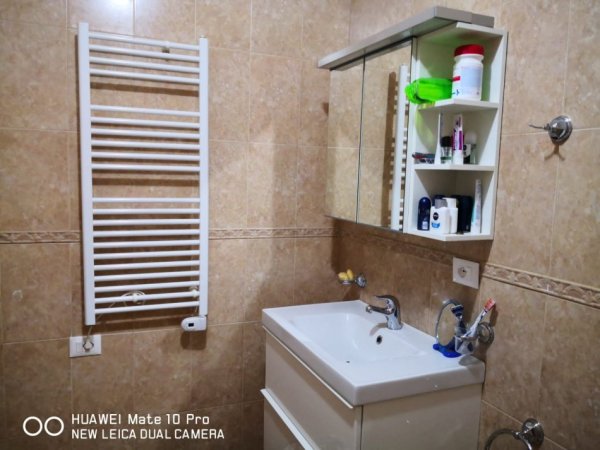 Tirane, jepet me qera apartament 2+1+Ballkon Kati 3, 120 m² 1.000 € 