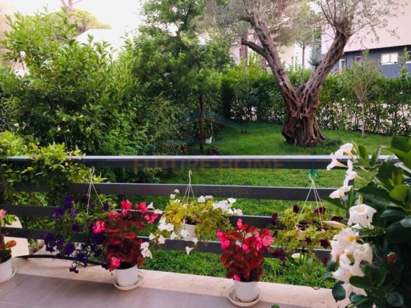 Gjiri Lalezit | Hamallaj, shitet apartament duplex 4+1 Kati 0, 160 m² 530.000 € (Lura 2)