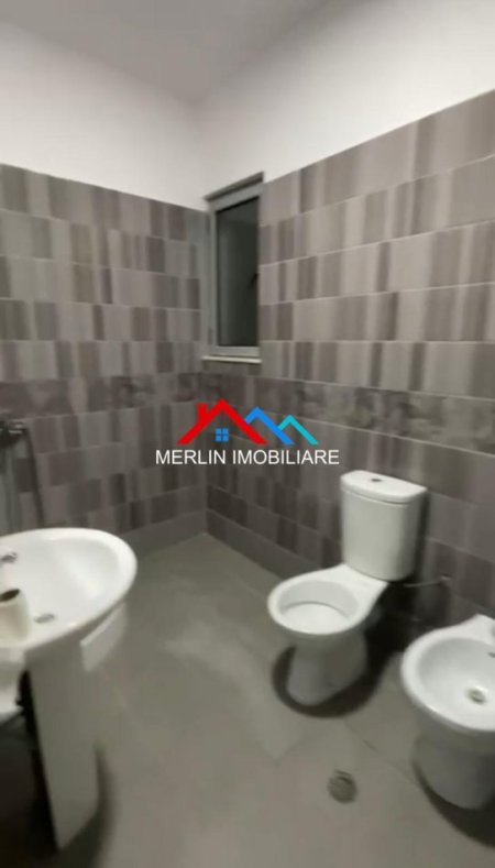 Tirane, shitet apartament 2+1+Ballkon Kati 5, 111 m² 129.500 € (BULEVARDI BLU,KAMEZ.)