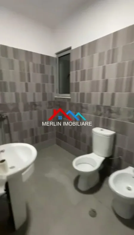Tirane, shitet apartament 2+1+Ballkon Kati 5, 111 m² 129.500 € (BULEVARDI BLU,KAMEZ.)