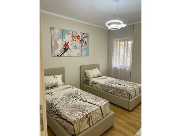 Tirane, shitet apartament 2+1+Ballkon Kati 4, 102 m² 173.000 € (Astir)