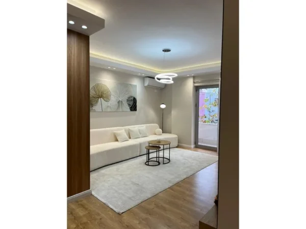 Tirane, shitet apartament 2+1+Ballkon Kati 4, 102 m² 173.000 € (Astir)
