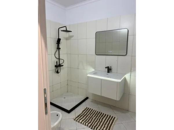 Tirane, shitet apartament 2+1+Ballkon Kati 4, 102 m² 173.000 € (Astir)