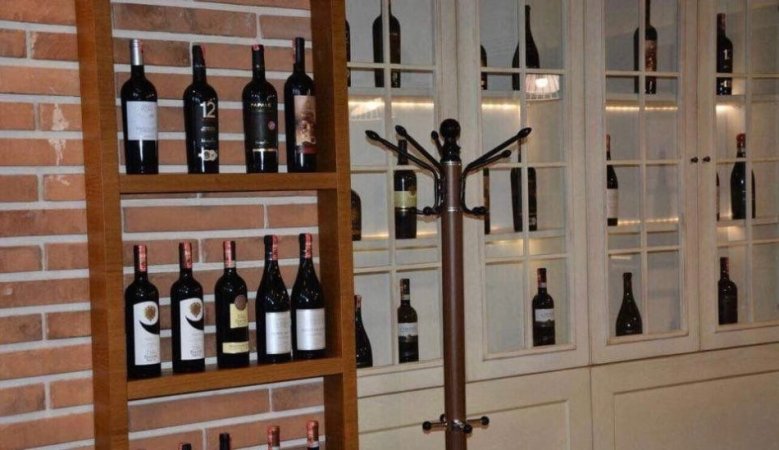 Tirane, jepet me qera ambjent biznesi Kati 0, 157 m² 2.000 € (Rruga e Durrësit)