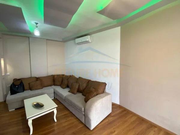 Tirane, jepet me qera apartament 1+1 Kati 4, 59 m² 623 € (Selvia, Tiranë. Apartamenti ndodhet në rrugën Haxhi Sina)