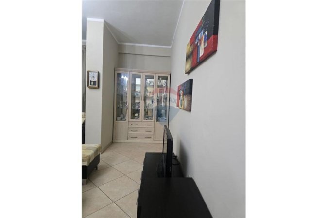 Tirane, jepet me qera apartament 1+1 Kati 5, 70 m² 550 € (Hilton Garden)