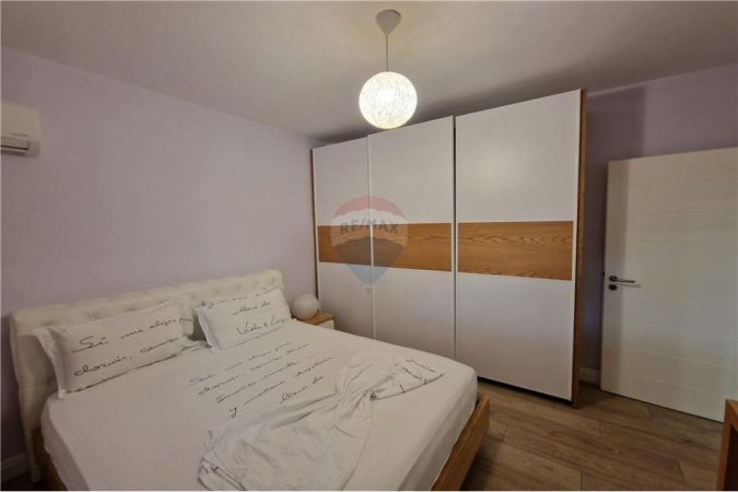 Vlore - Lungomare, shitet apartament 2+1 Kati 0, 185 m² 350.000 € (Ujë i Ftohtë – Tek Kalaja)