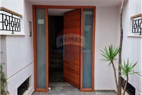 Vlore - Lungomare, shitet apartament 2+1 Kati 0, 185 m² 350.000 € (Ujë i Ftohtë – Tek Kalaja)