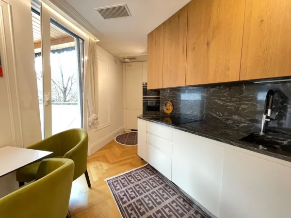 Tirane, Shitet Apartament 2+1 Kati 2, 165 m² 369.000 €