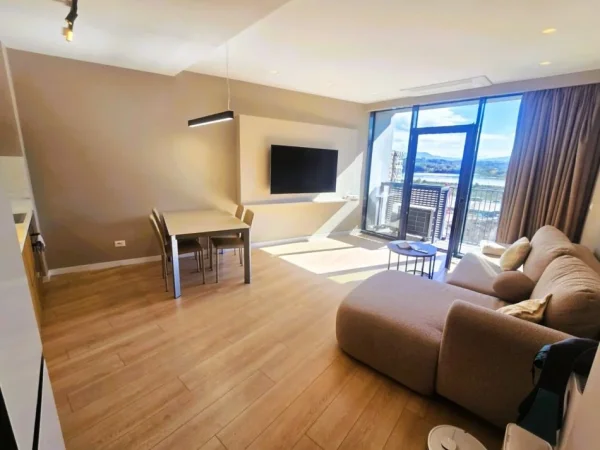 Tirane, jepet me qera apartament 1+1+Ballkon Kati 9, 71 m² 1.100 € (RRUGA E “KOSOVAREVE”, PRANE LIQENIT ARTIFICIAL)