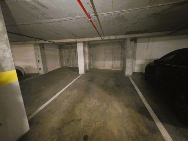 Tirane, jepet me qera apartament 1+1+Ballkon Kati 9, 71 m² 1.100 € (RRUGA E “KOSOVAREVE”, PRANE LIQENIT ARTIFICIAL)