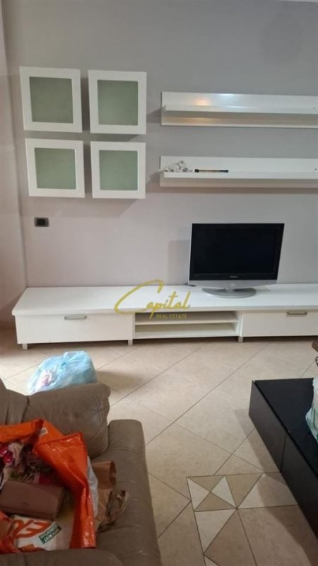Tirane, jepet me qera apartament 2+1 Kati 3, 106 m² 700 € (SELVIA)