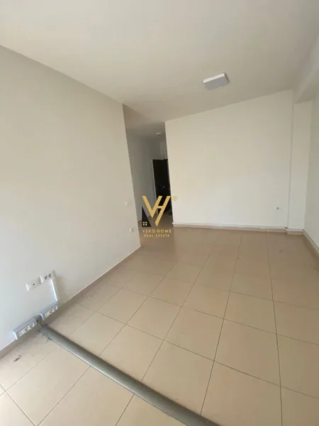 Tirane, jepet me qera ambjent biznesi Kati 2, 68 m² 750 € (RRUGA E KOSOVAREVE)