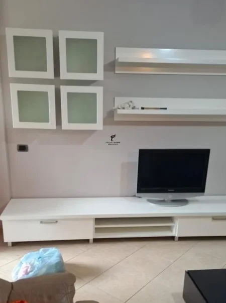 Tirane, jepet me qera apartament 2+1 Kati 6, 110 m² 700 € (SELVIA)
