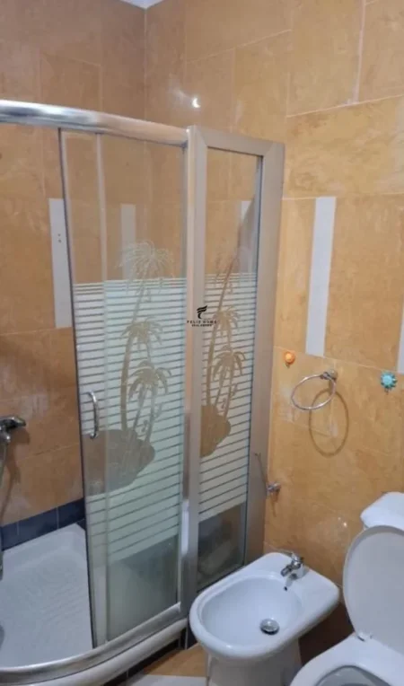 Tirane, jepet me qera apartament 2+1 Kati 6, 110 m² 700 € (SELVIA)