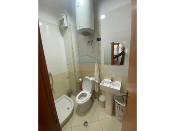 Tirane, jepet me qera apartament 2+1 Kati 7, 88 m² 720 € (Rruga "Hoxha Tahsim , tek Pazari i ri)