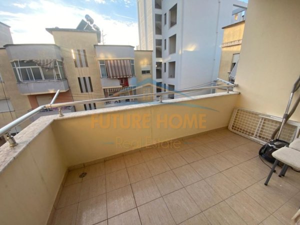 Tirane, jepet me qera apartament 2+1 Kati 7, 88 m² 720 € (Rruga &quot;Hoxha Tahsim , tek Pazari i ri)