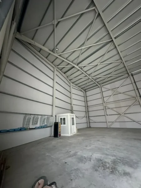 Tirane, jepet me qera magazine , 760 m² 2.700 € 