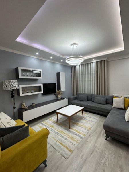 Tirane, jepet me qera apartament 2+1+Ballkon Kati 3, 100 m² 1.100 € (PAZARI I RI)