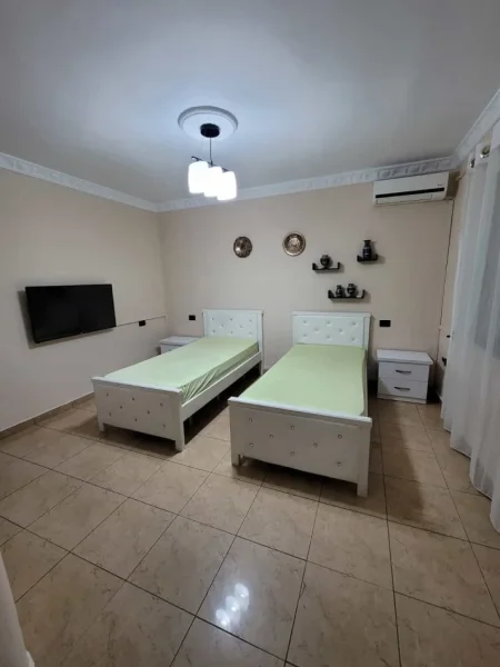 Tirane, jepet me qera apartament 2+1 Kati 1, 86 m² 650 € (Rruga Fortuzi)