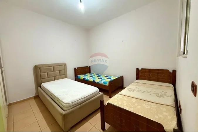 Tirane, shitet apartament 2+1+Ballkon Kati 3, 128.000 € (Yzberisht)