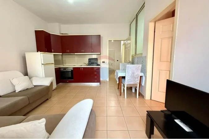 Tirane, shitet apartament 2+1+Ballkon Kati 3, 128.000 € (Yzberisht)