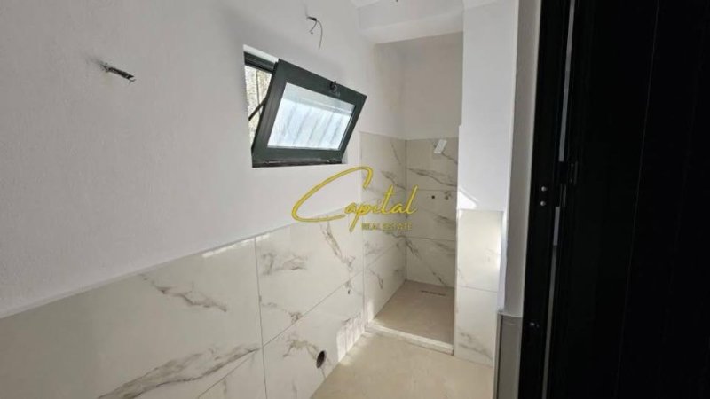 Tirane, jepet me qera magazine Kati 0, 55 m² 350 € (ISH STACIONI TRENIT)