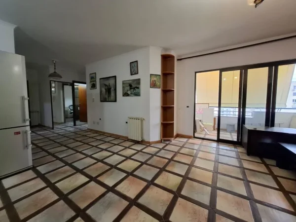 Shqiperi, jepet me qera apartament 2+1+Ballkon Kati 6, 100 m² 600 € 