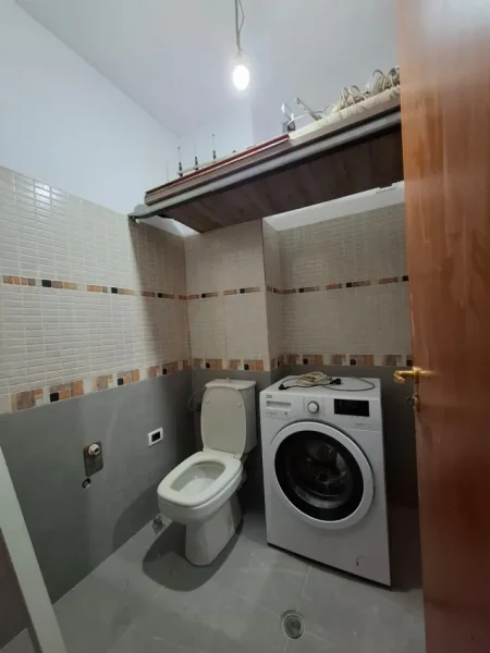 Shqiperi, jepet me qera apartament 2+1+Ballkon Kati 6, 100 m² 600 € 