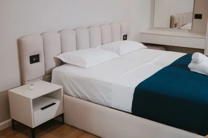 Tirane, jepet me qera garsonier 1+1 Kati 2, 30 m² 1.100 € (myslym shyri)