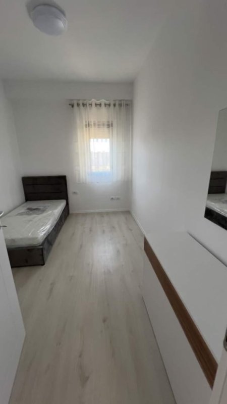 Tirane, jepet me qera apartament 2+1+Ballkon Kati 8. Cmimi  570€