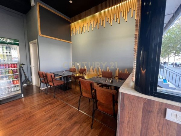 Tirane, shitet ambjent biznesi Kati 0, 33 m² 42.000 € 