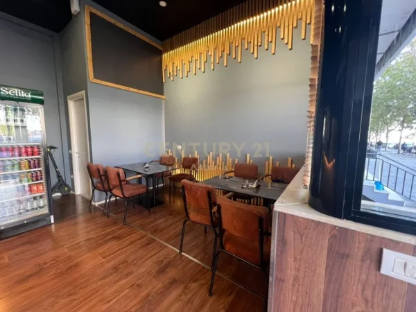 Tirane, shitet ambjent biznesi Kati 0, 33 m² 42.000 € 